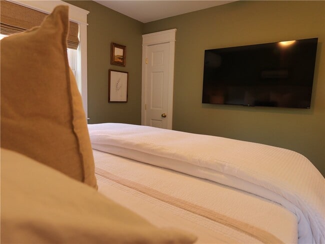 Building Photo - 5 Bevins Rd