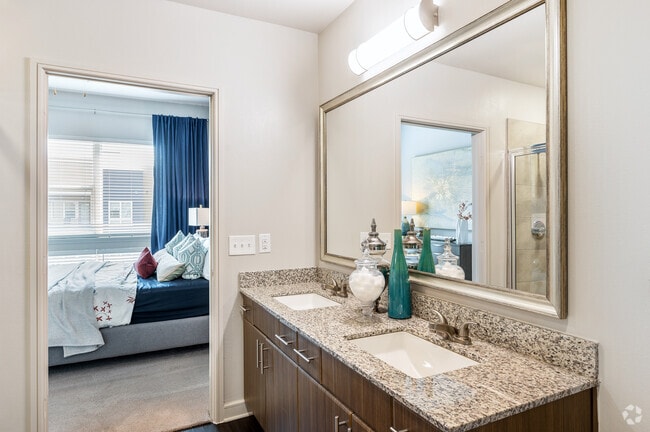 2BR, 2BA - 1076SF