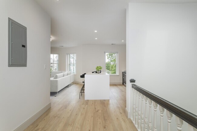 Photo - 178 Saint Alphonsus St Apartments Unit 3