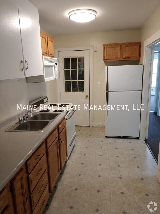 Building Photo - 98 Western Ave Unit 4 Rental