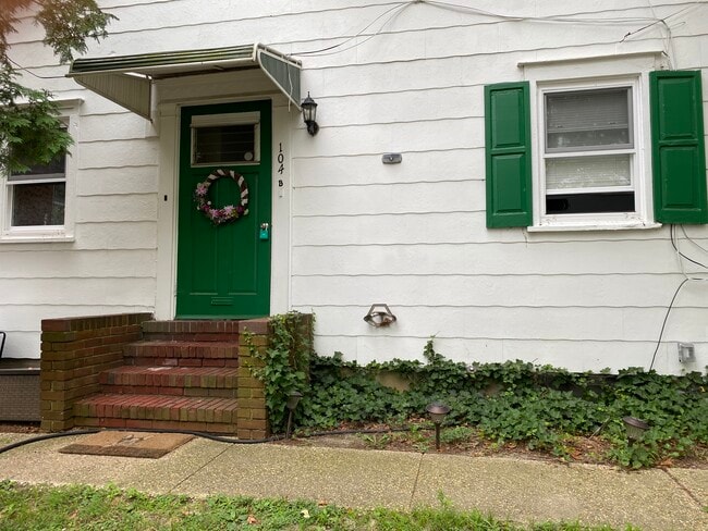 Photo - 104 Hillcrest Ave