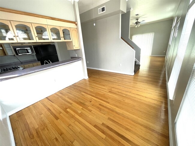 Photo - 4122 Drake St Unit 1/2