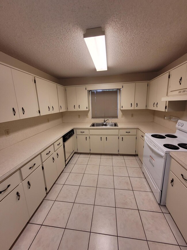 Photo - 8530 SW 90th St