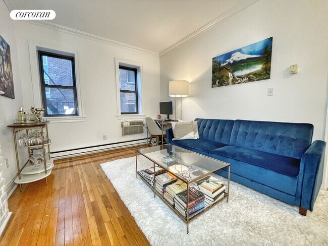 Building Photo - 429 W 24 St Rental