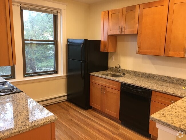 Building Photo - 374 Broadway Unit 2 Rental