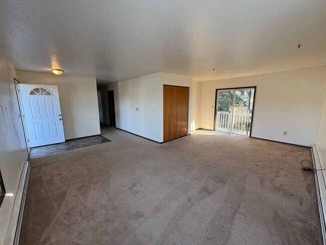 2821-2823 Queen St Unit 2823