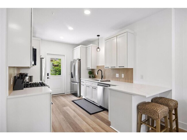 Photo - 1117 26th Ave SE