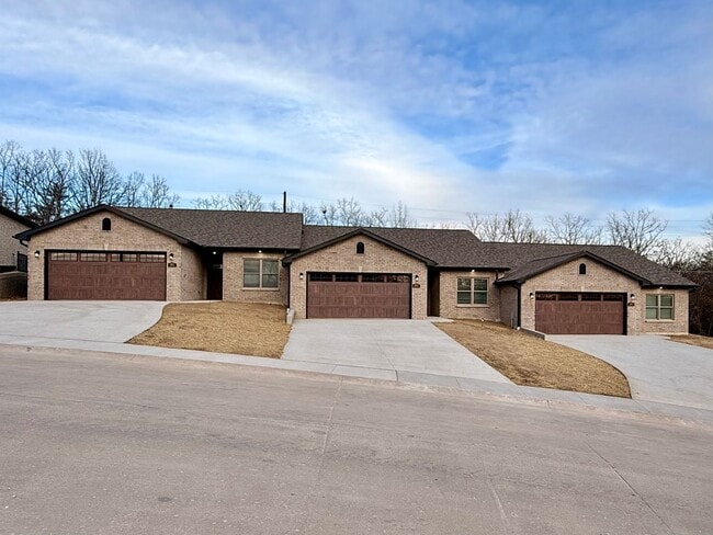 Building Photo - 1291-MF3-E Unit B