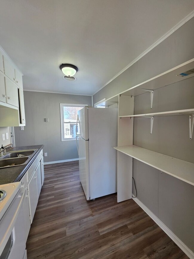 Photo - Charming 3-Bedroom Home – Modern, Clean & Carpet-Free!