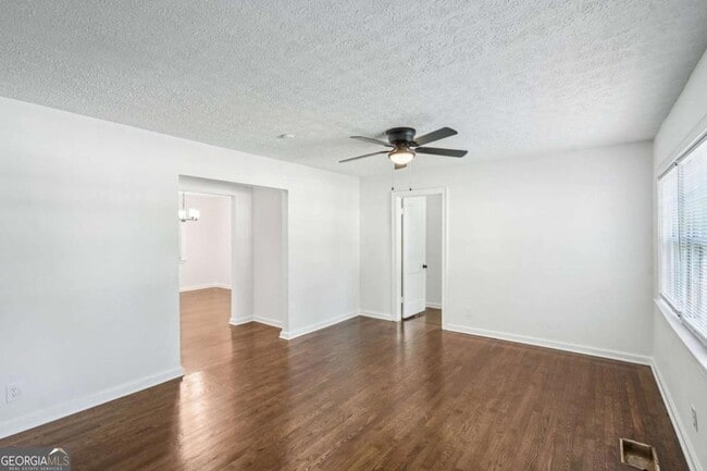 Photo - 125 Chappell Rd SW