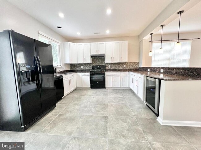 Photo - 6400 Warren Point Ct