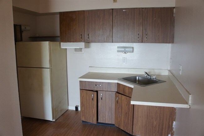 Photo - Diplomat Apartments