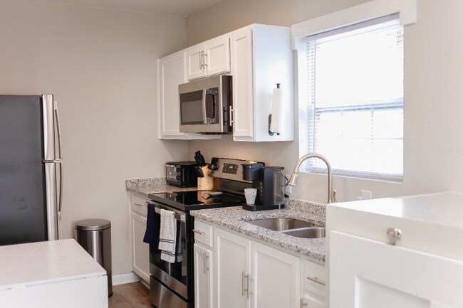 Photo - 1265 Pall Mall St Unidad B