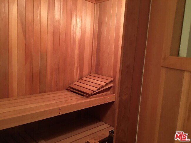 Photo - 801 Ocean Ave Unidad 205