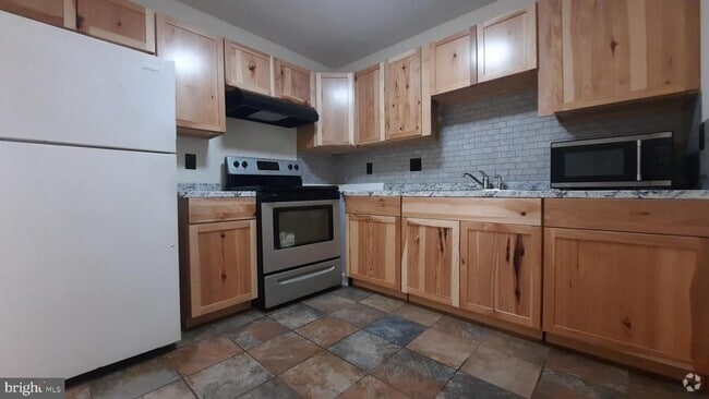Building Photo - 1416 1416 N Shenandoah Ave Rental