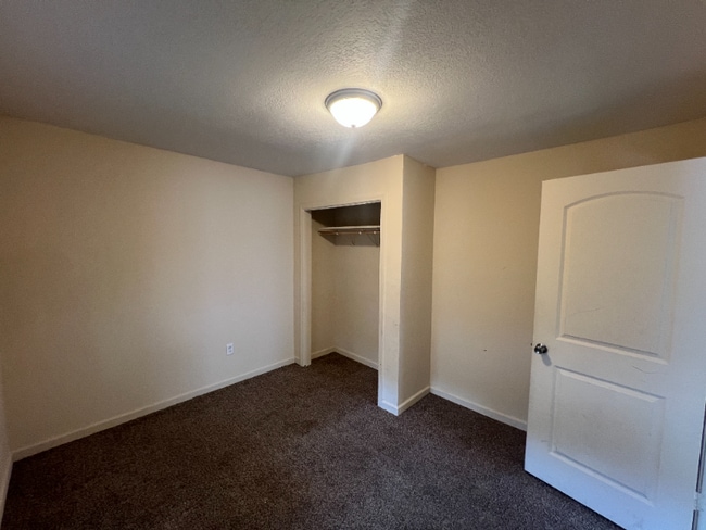 Photo - 1349 E Walnut St