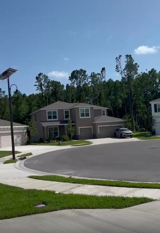 Cul de sac - 6856 Daintree Ct