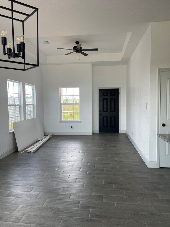 Photo - 1610 Rd 5729