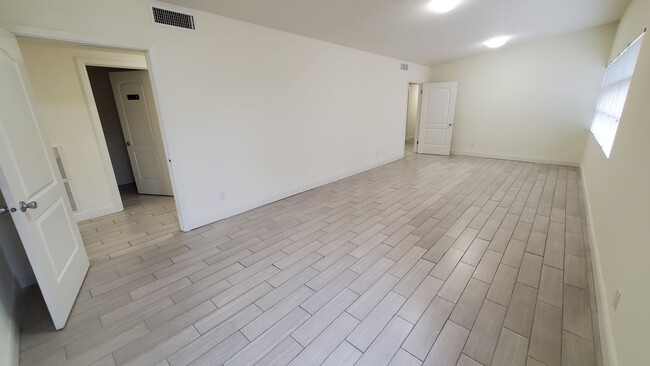 Photo - Residential/Office