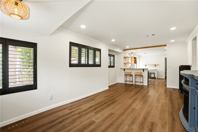Photo - 3359 Locust St