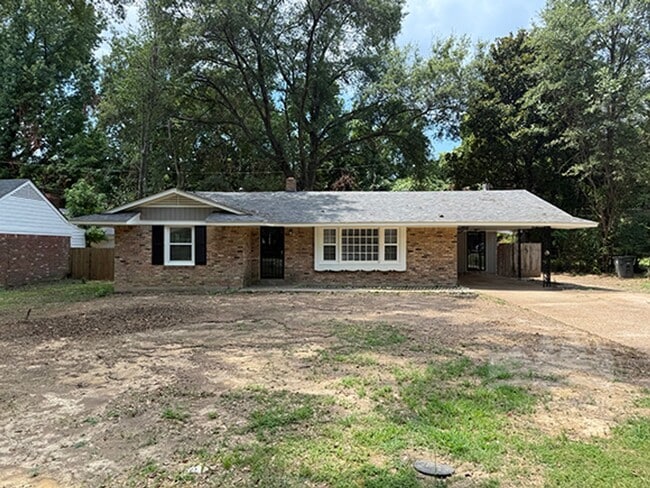 Building Photo - 4801 Dianne Dr Rental