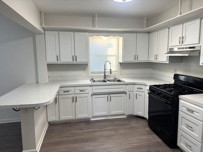 Photo - 887 S Morgantown Rd