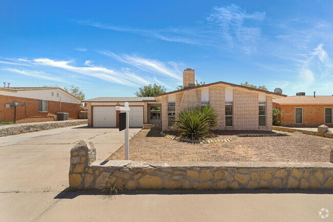 Building Photo - 2608 Dan Sikes Dr Rental