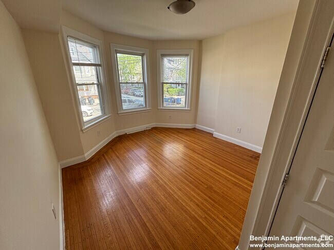 Building Photo - 41 Ashford St Unit 41 Ashford St. Rental