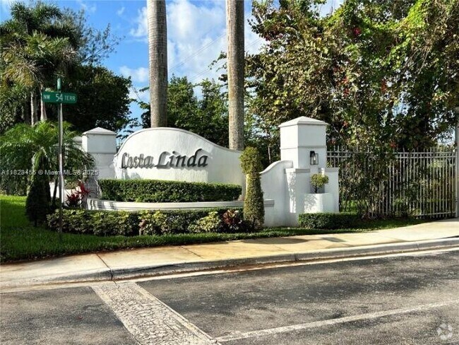 Building Photo - 5440 NW 107th Ave Rental