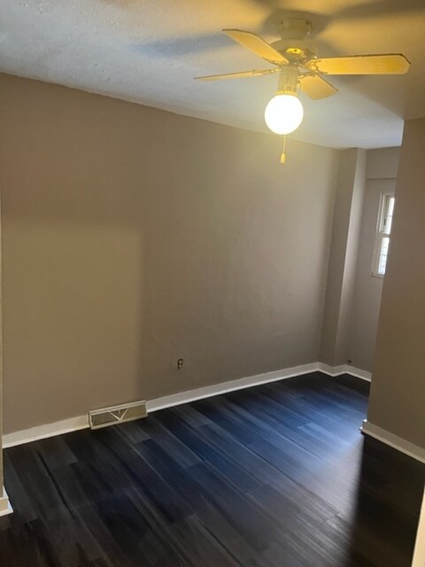 Dormitorio - 3703 Alexis St Unidad Rear