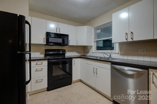 Photo - 421 E McLelland Ave
