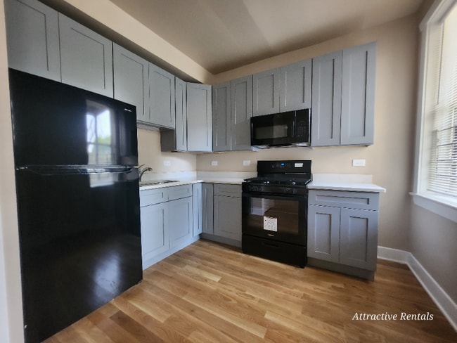 Photo - 1434 W Marquette Rd