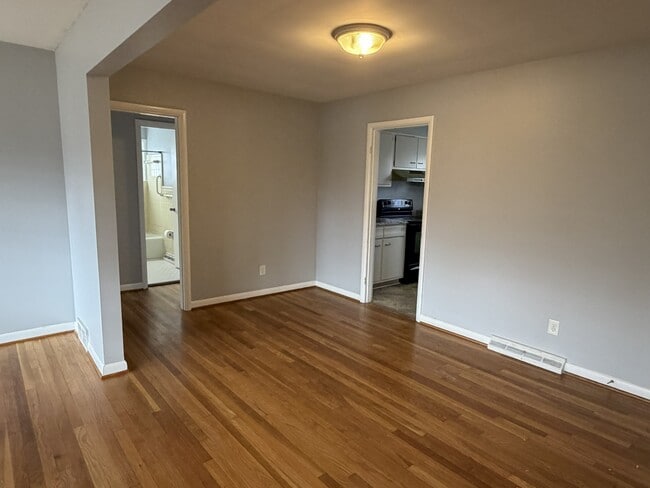 Photo - 125 Greenbriar Rd