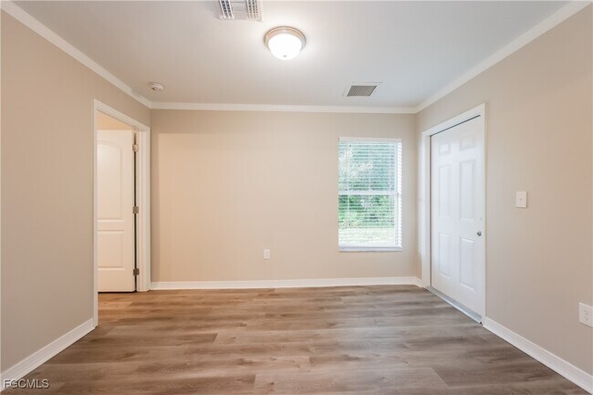 Photo - 2614 43rd St W