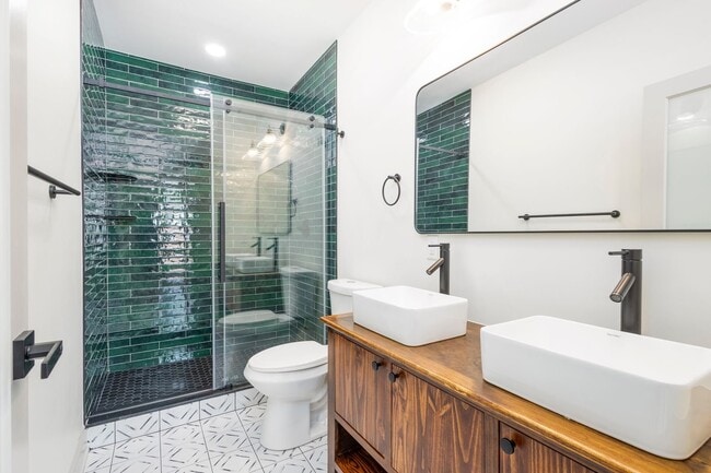 Photo - 3116 Clifford St