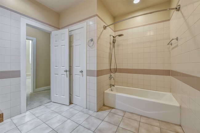 Photo - 2309 Harborside Dr Unit 203