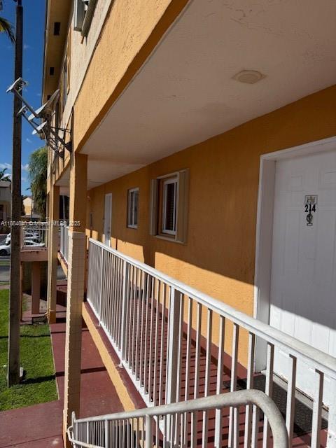 Building Photo - 6245 SW Kendale Lakes Cir Unit 213
