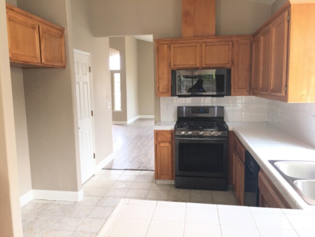 Photo - 1007 W Millbrook St