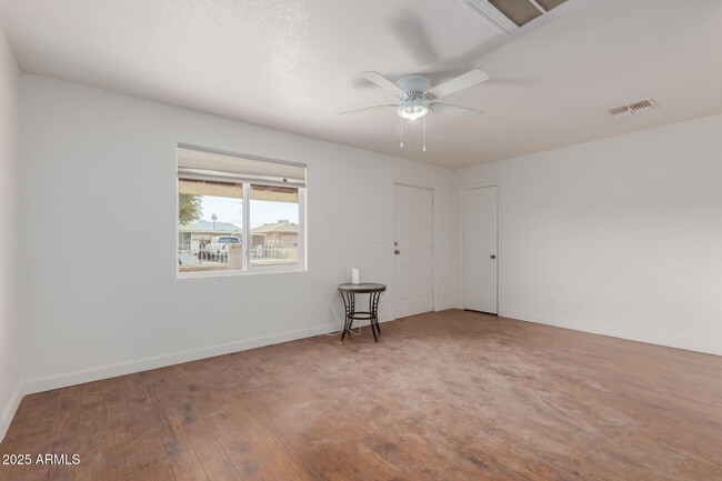 3622 W Sunland Ave