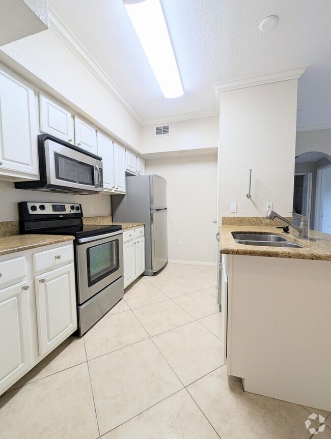 Building Photo - 2x2 Spacious, updated 5th floor unit with ... Rental