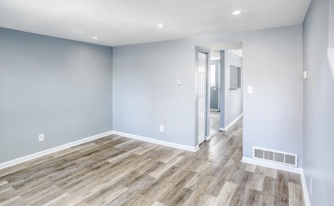 Photo - 819 Aisquith St