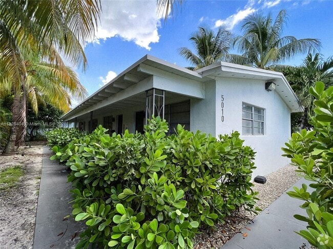 Building Photo - 5010 NW 2nd Ave Unit 2 Rental