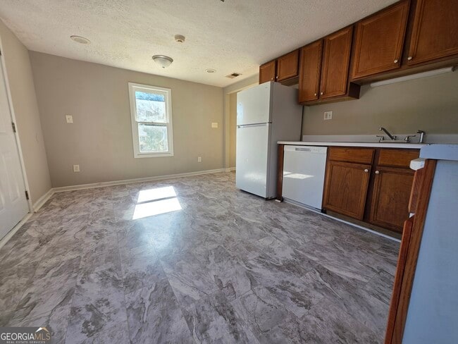 Photo - 531 Old Stone Rd