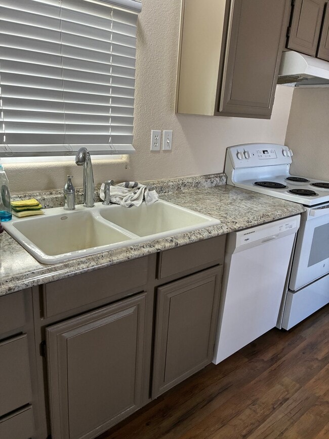 Photo - 172443-172466 W 66th Ln