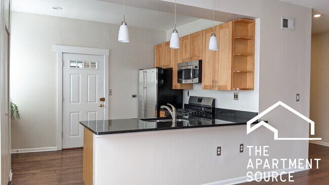 Photo - 1251 W Leland Ave Unit 3E