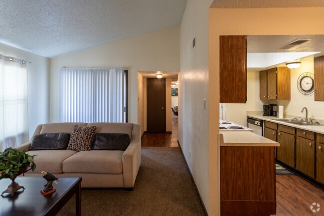 2BR, 2BA - 986 SF