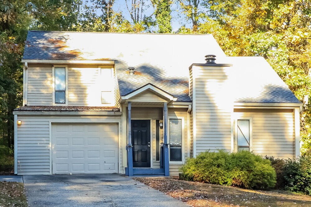 Photo - 338 St Patrick Dr SW