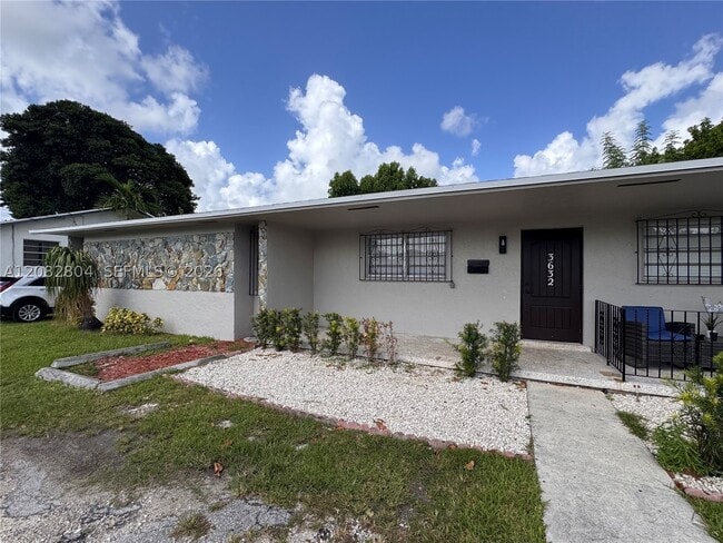 Building Photo - 3632 SW 87th Ct Unit FRONT