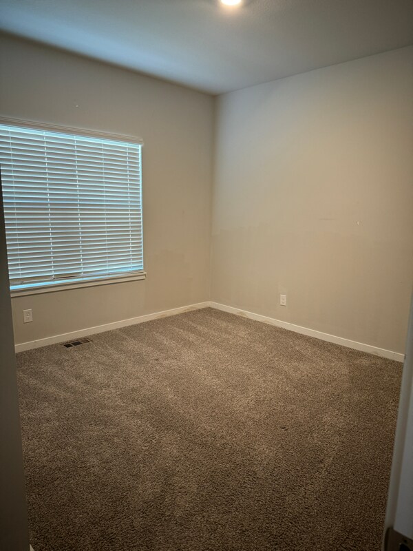 Photo - 10432 Powell Ave