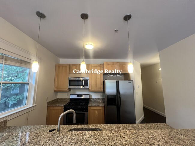 Building Photo - 11 Giles Park Unit 1